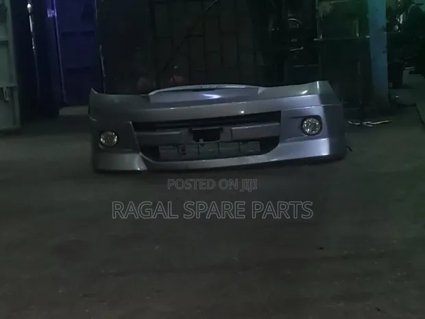 Bampa ya Toyota Voxy 2003/4 - 1