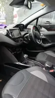 Peugeot 2008 1.2 PureTech (110 Hp) 2019 Nyekundu - 4