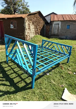 Brand New Metallic Bed 5x6