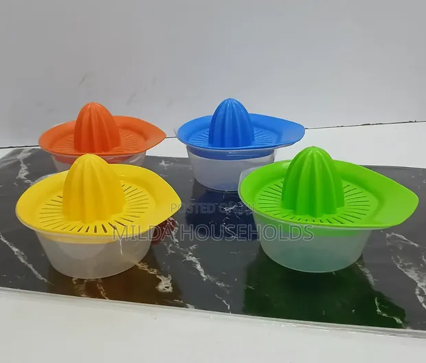 Manual Portable Citrus Juicer - 1