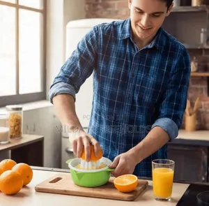 Manual Portable Citrus Juicer