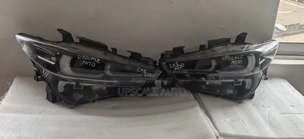 Mazda CX-5 Headlights (2020) - 1