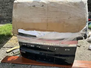 Kifuniko cha Nyuma cha Mitsubishi Delica D5 2017 chenye Taillights