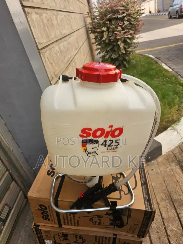 Solo 425 15 Liter Manual Knapsack Sprayer - 1