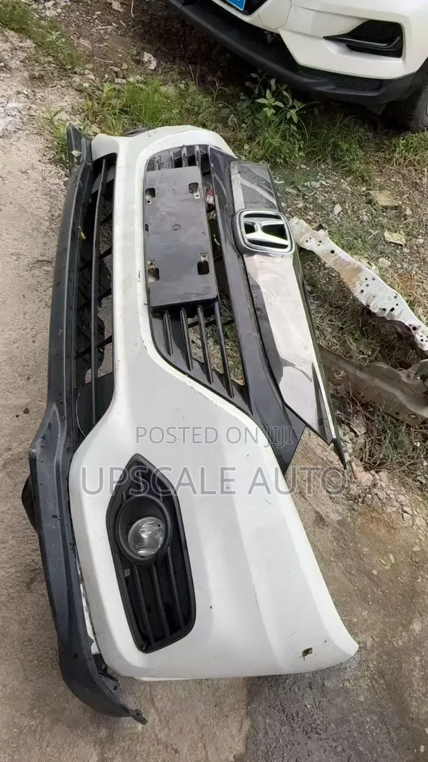 Honda Vezel Front Bumper (Used) - 1