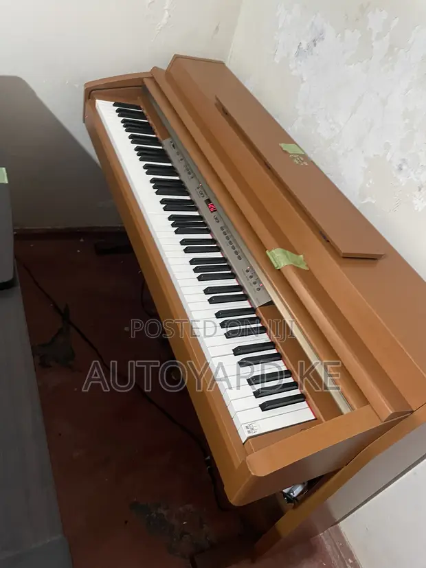 Yamaha Clavinova CLP 230 Digital Piano - 1