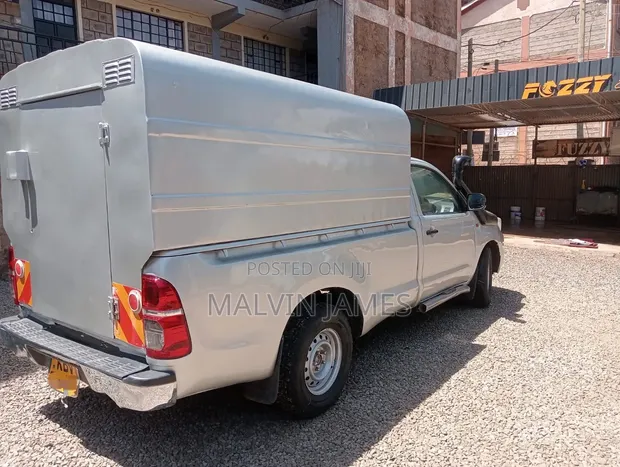 Toyota Hilux 2015 Beige - 1