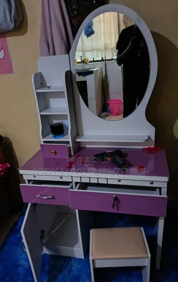 Elegant Modern Dressing Table - 1