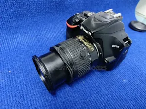 Nikon D3500 Kamera ya DSLR