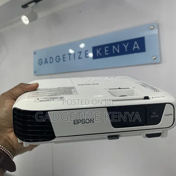 Used Epson EB-S31 3LCD Projector - 1
