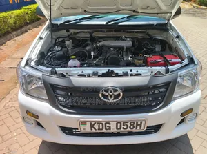 Toyota Hilux 2015 Nyeupe