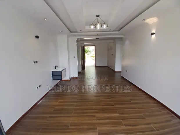 Townhouse ya Vyumba 4 vya Kulala Kukodishwa Karen - 1