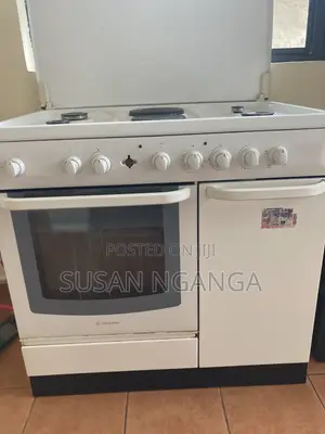 Ariston Cooker ya Burner 6 ya Kusimama Bure