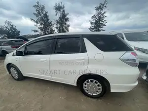 Honda Shuttle 2015 Nyeupe