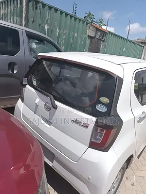 Daihatsu Mira 2019 Nyeupe