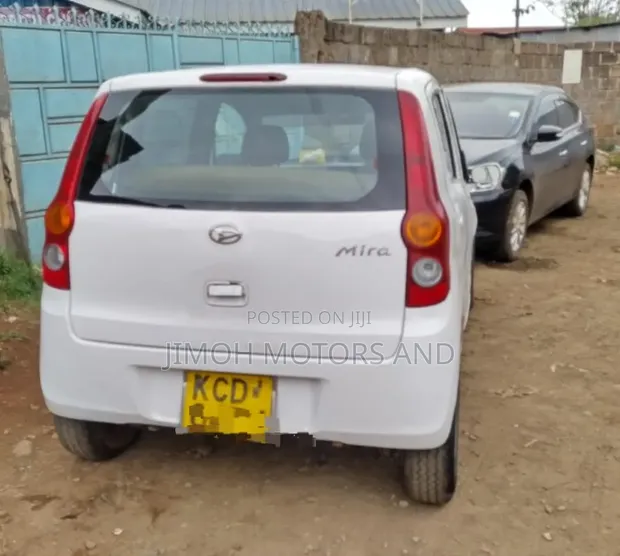 Daihatsu Mira 2008 White - 1
