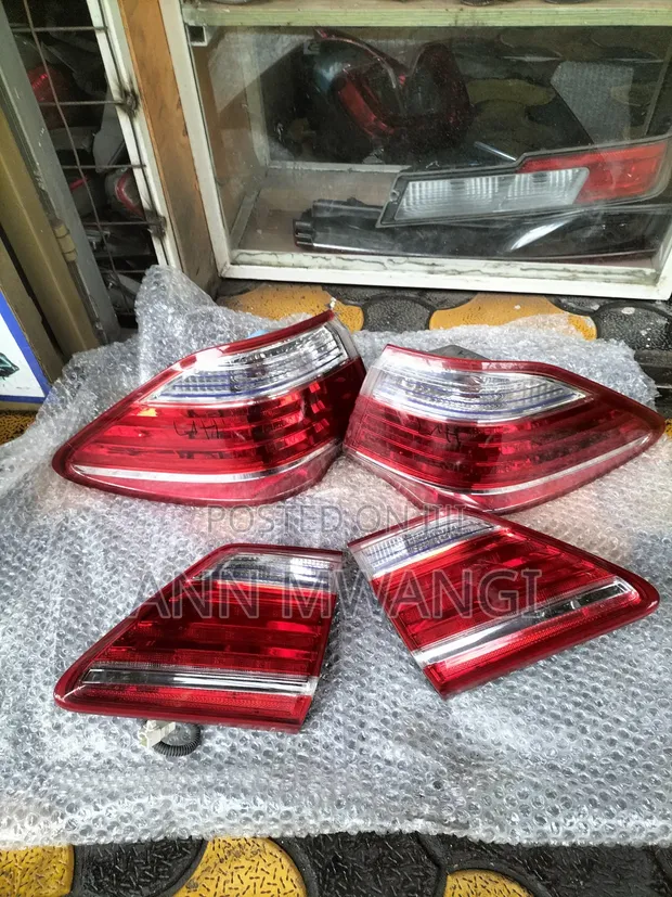 Toyota Crown Tail Lights (Used) - 1