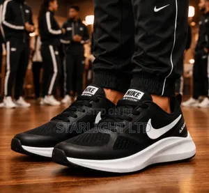 Nike Viatu vya Michezo Nyeusi Nyeupe 40-45