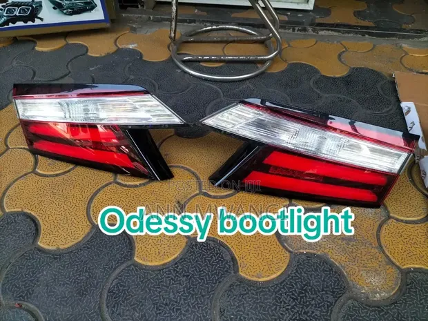 Honda Odyssey Tail Lights (Used, Ex-Japan) - 1