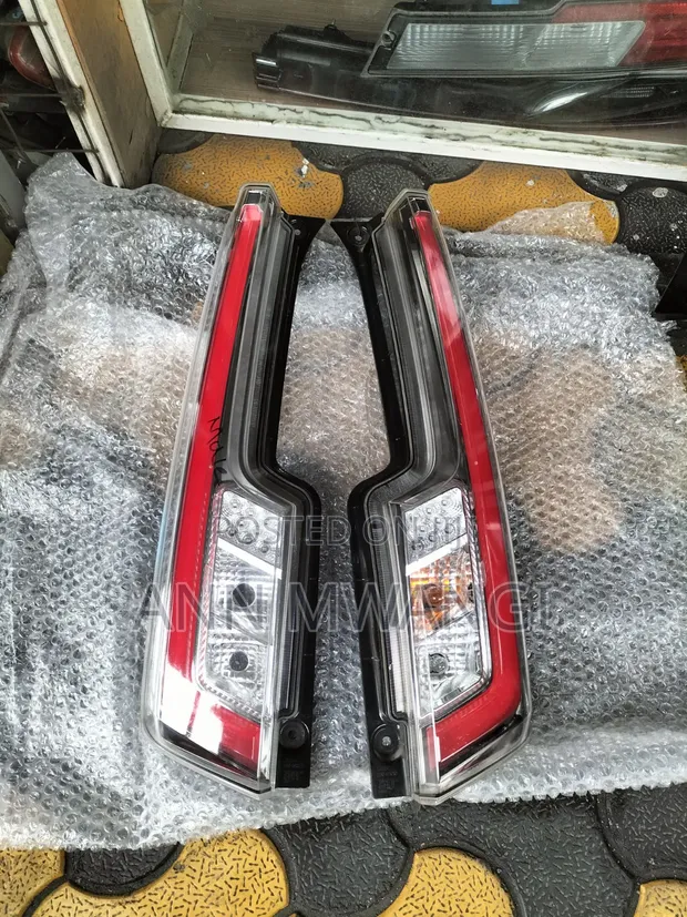 Daihatsu Move Taillights (Zilizotumika) - 1