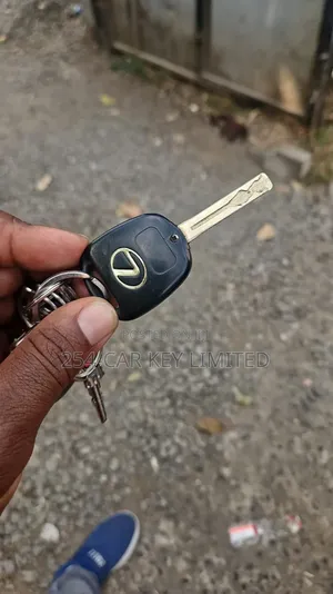 Huduma ya Ku-duplicate Ufunguo wa Toyota Harrier