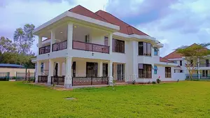 Nyumba ya Kifahari ya Vyumba 4 vya Kulala Kukodishwa Karen C
