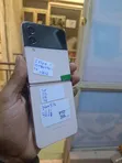 Samsung Galaxy Z Flip4 512GB Iliyorejeshwa - 2