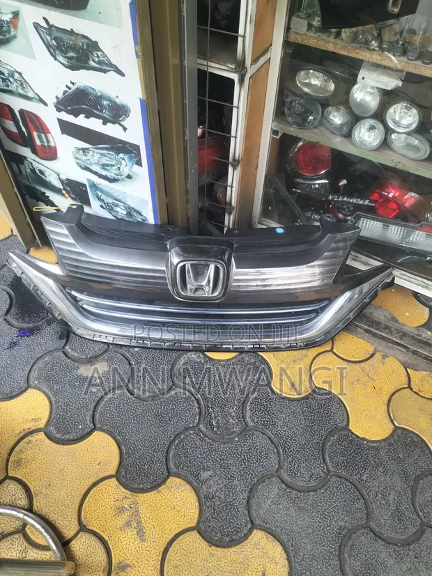 Honda Shuttle Grille - Imetumika - 1