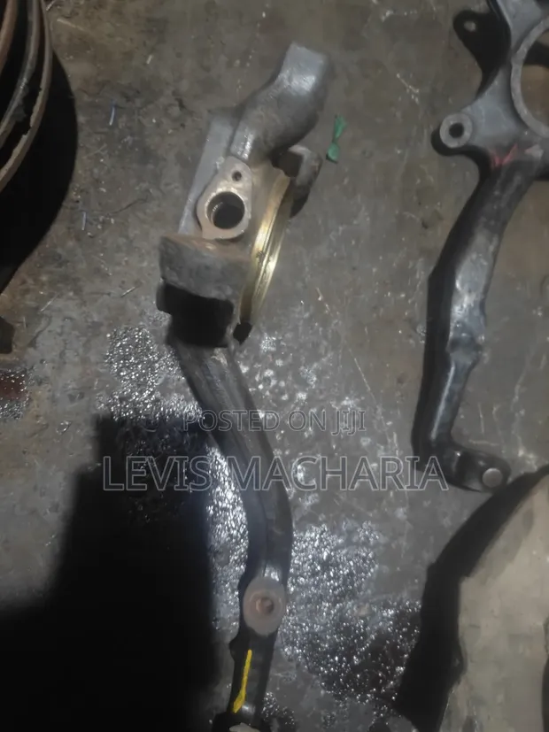 Toyota Vigo Knuckle Arm - 1