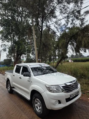 Toyota Hilux 2014 Double Cab Pickup