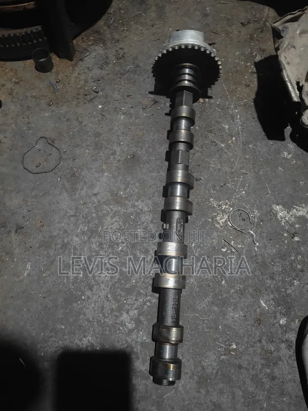 Toyota HiAce 2TR Camshaft - 1