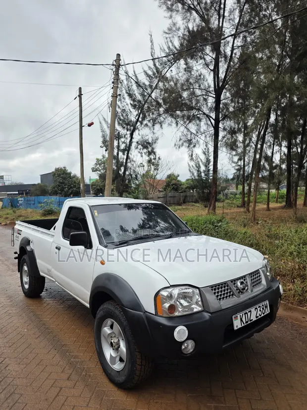 Nissan Hardbody Pickup 2012 - 1