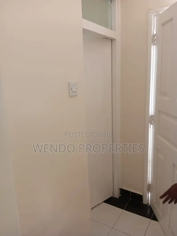 Bungalow ya Vyumba 4 Iliyo na Samani Milimani, Nakuru Inauzwa - 1
