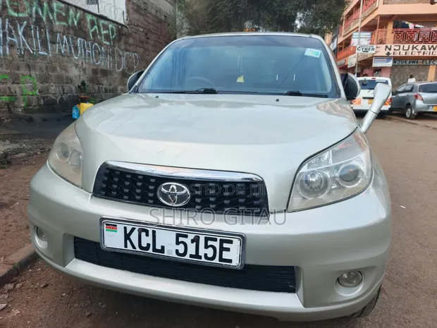 Toyota Rush 1.5 AWD 2011 Silver - 1