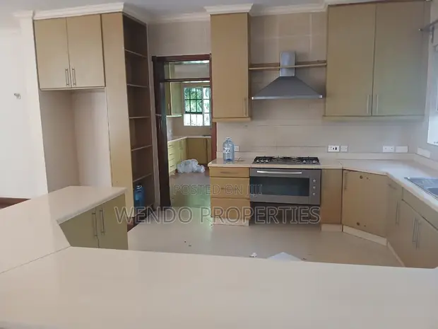 Bungalow ya Vyumba 3 kwa Ajili ya Kukodisha Karen C - 1