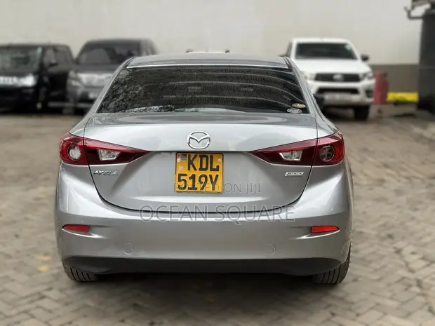 Mazda Axela 2015 Silver - 1