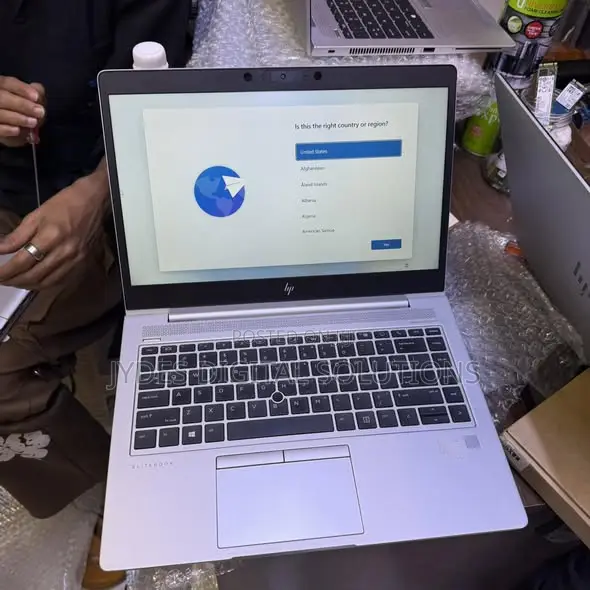 Laptop HP EliteBook 1040 G6 16GB RAM, 256GB SSD - 1