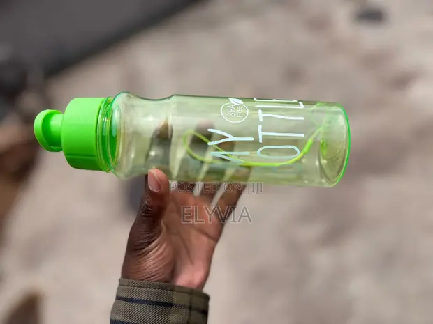 500ml Green Water Bottle with Red Spout - 1