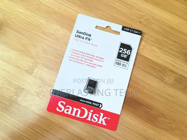 SanDisk Ultra Fit USB 3.2 Flash Drive 256GB - 1