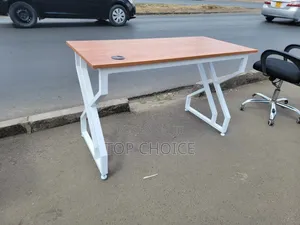 Modern Metallic Stand Office Desk