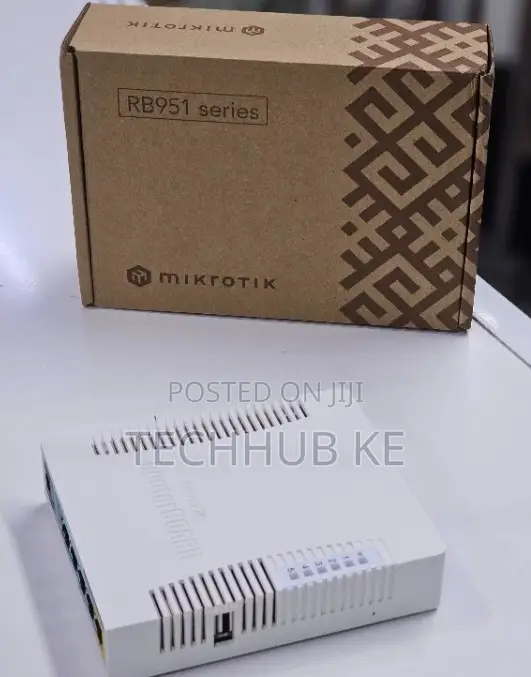 MikroTik RB951Ui-2HnD Wireless Router - 1
