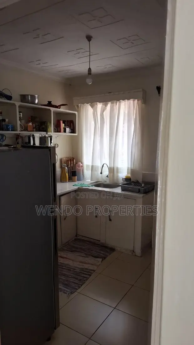 Bungalow ya Vyumba 3 Iliyokarabatiwa Kukodishwa Karen C - 1