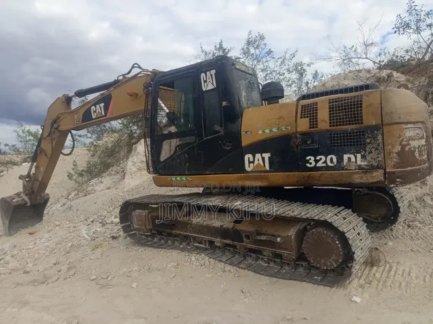 Caterpillar 320D Excavator - 1