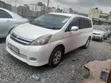 Toyota Isis 2009 White - 2