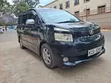 Toyota Voxy 2010 Nyeusi - 2