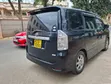 Toyota Voxy 2010 Nyeusi - 4