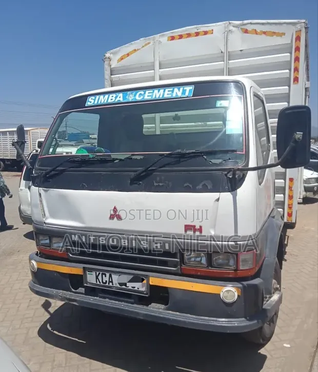 Mitsubishi FH215 Box Truck - 1