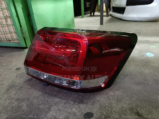 Toyota Premio 260 Taillight - 1