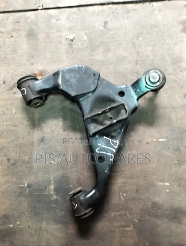 Toyota Hilux Vigo Lower Control Arm (Used) - 1