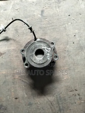Nissan Navara 2WD Wheel Hub